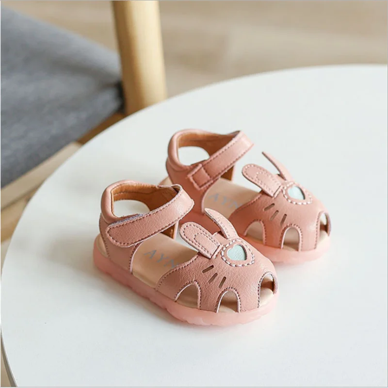 2024 New Summer Baby Shoes Leather Soft Sole Kids Sandals Closed Toe Cute Toddler Girls Sandals 15-25