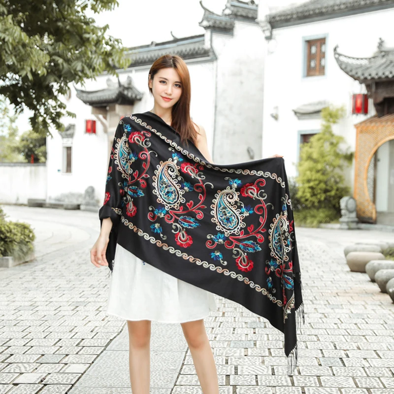 Diseñador de marca nuevas mujeres bordar flor Pashmina bufanda de Cachemira de gran tamaño viaje borlas bufanda Mantón largo bufandas de moda urdimbos