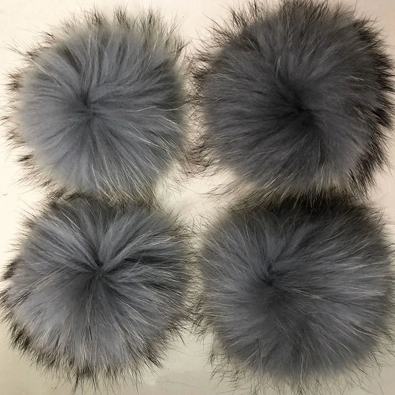 20pcs/ lot DIY 15cm Real Raccoon Fur Pompoms Fur Balls for Knitted Beanies Keychain Scarves Shoes Real Fur Pom Pom Wholesale