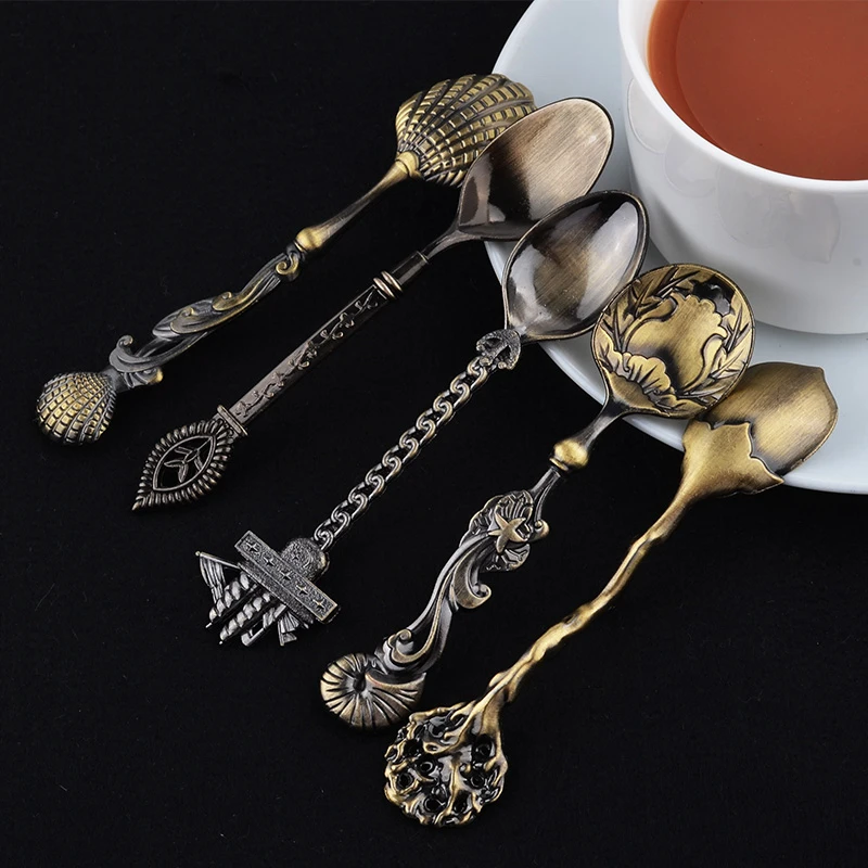 5 Stuks/set Lichtmetalen Vintage Koninklijke Stijl Gesneden Kleine Koffielepel Bestek Bestek Keuken Eetkamer Bar Tool