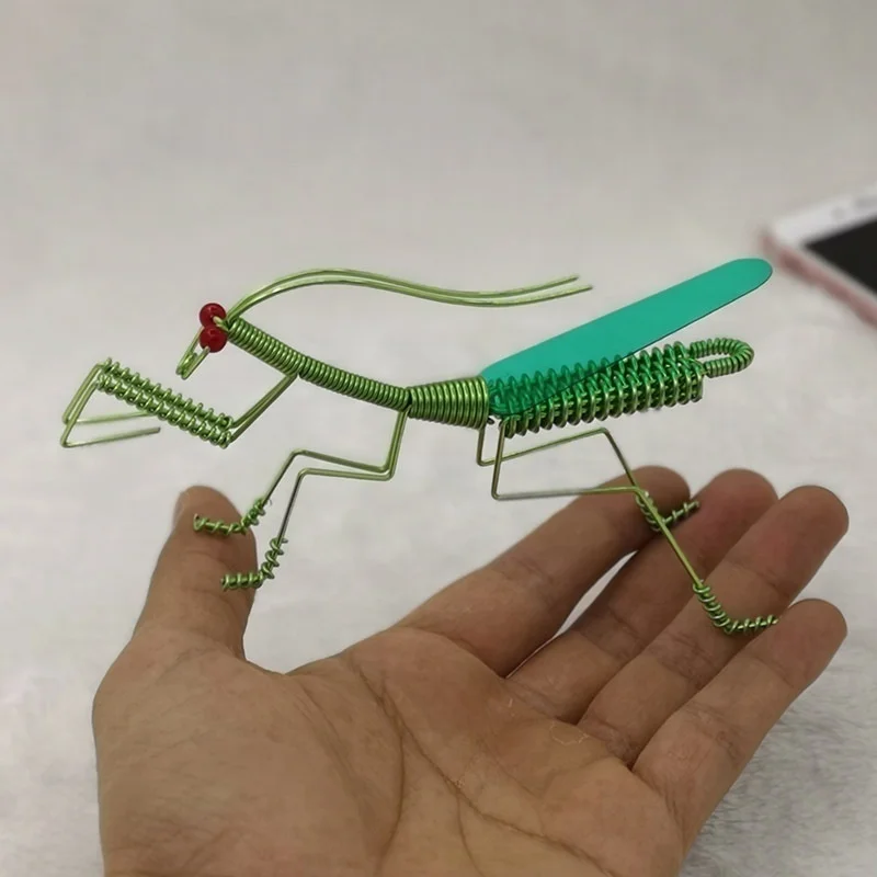 

[praying mantis] souvenir hand gift ornament simulation animal model iron wire technology