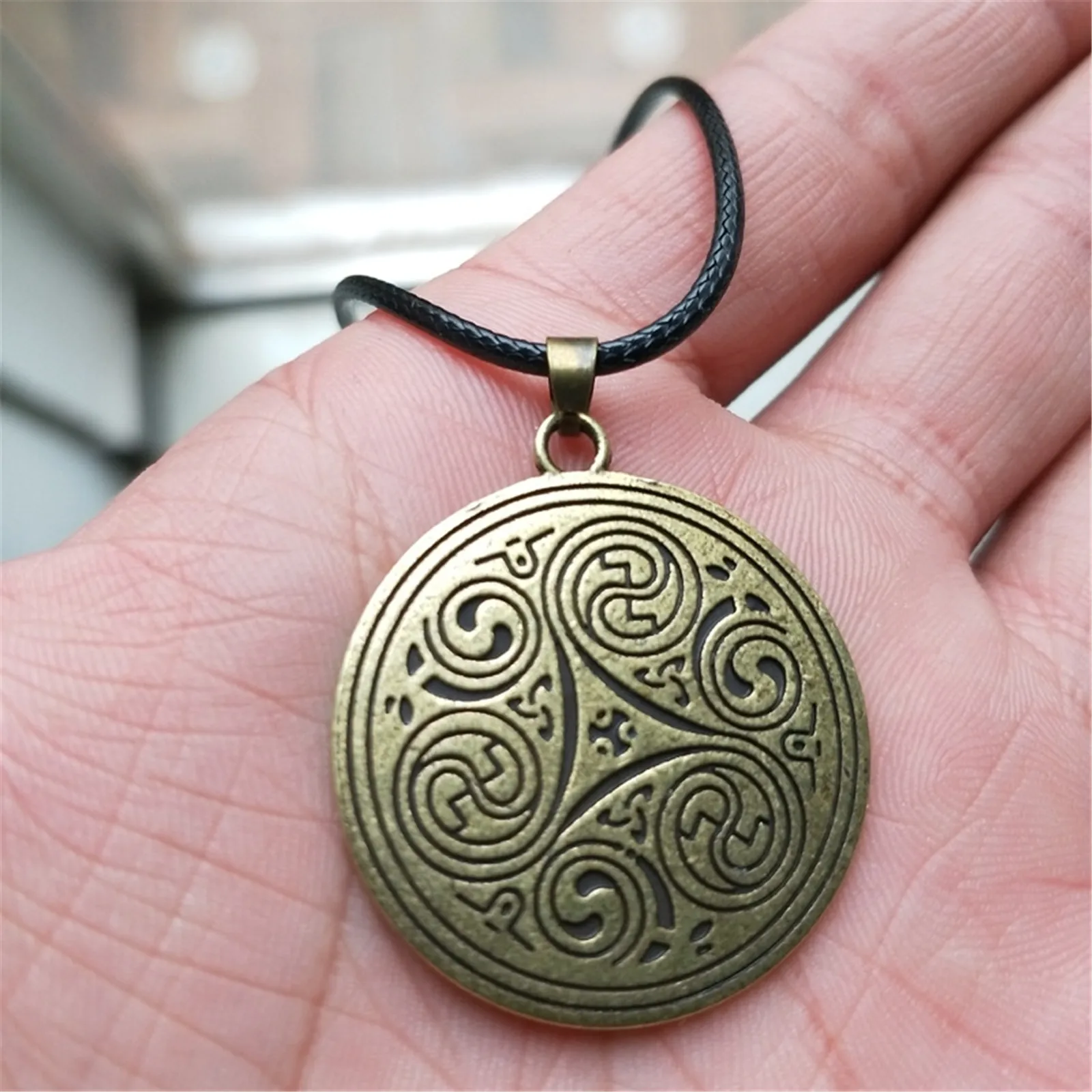 Triple Spiral Symbol Triskele Pendant for Men Women Zinc Alloy Helix Metal Necklace Punk Retro Style Celtic Knot Irish Jewelry