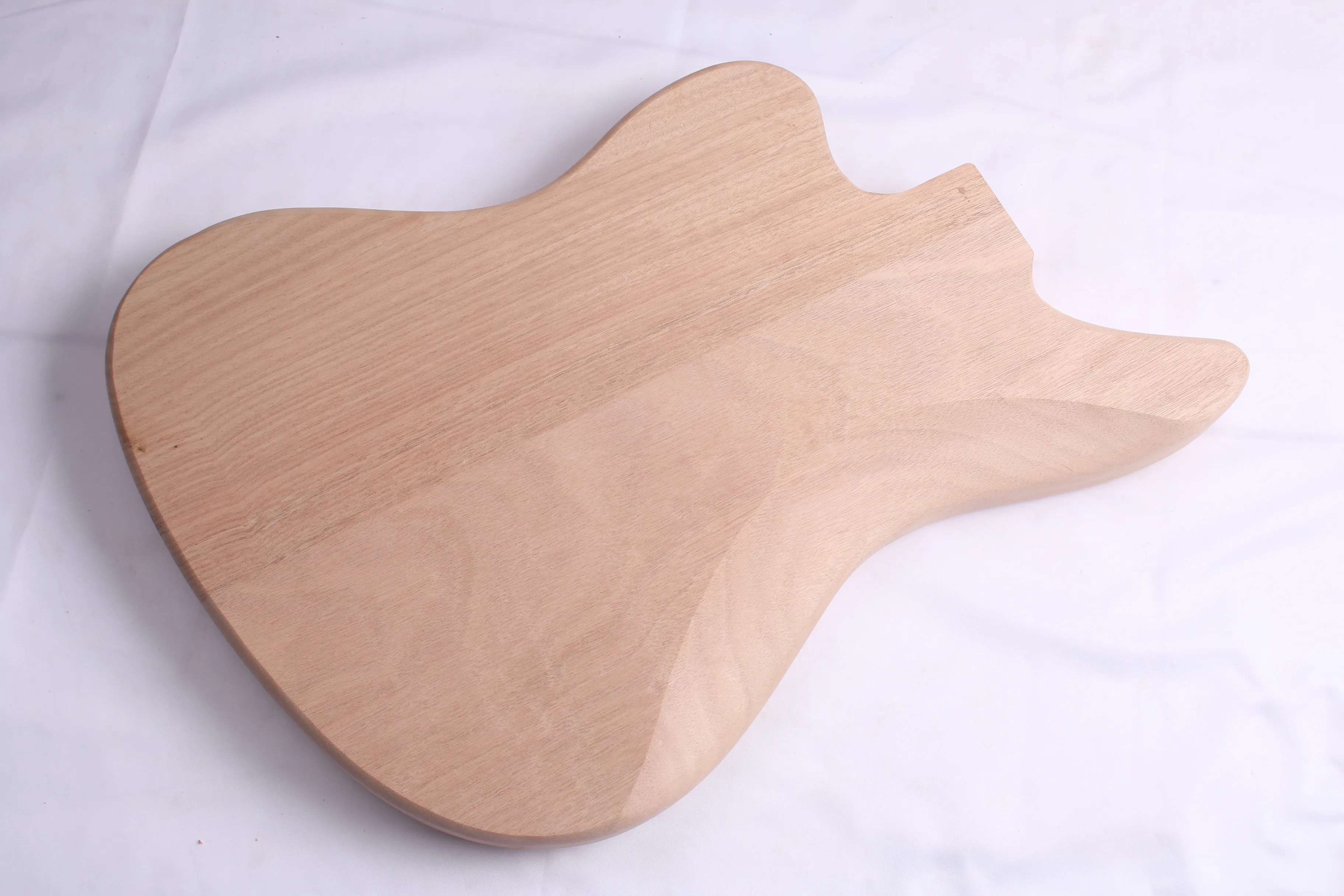 Okoume wood jaguar bass body