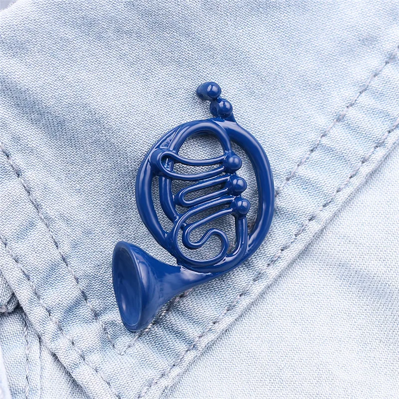 HIMYM How I Met Your Mother Blue French Horn Brooch Metal Vintage Pins Women Men Brooches Jewelry Party Garment Accessories