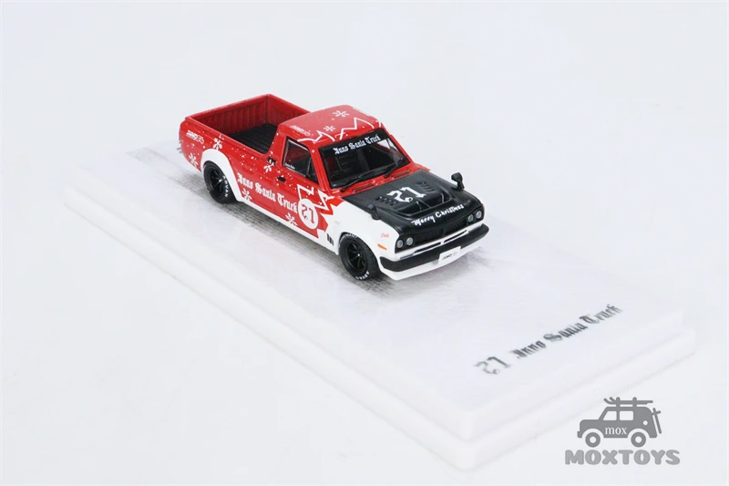 ミニチュアアクションフィギュア,1:64 nissan sunny hakotora 2021,クリスマスメイド,高品質の合金人形,車の装飾モデル,おもちゃ