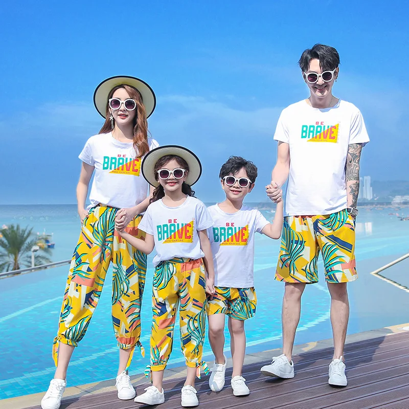 Summer Family Matching Clothes Mother and Daughter Father and Son Seaside Beach Set T-shirts and Shorts Matching Couple Outfits