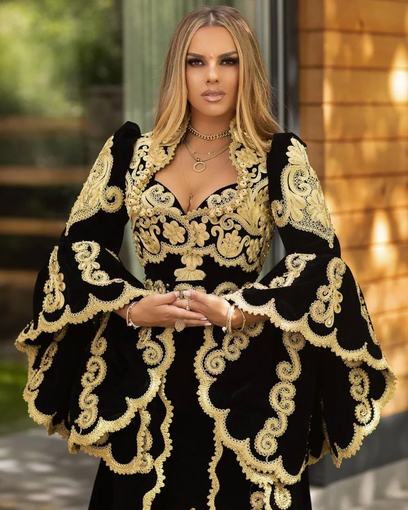 Vestidos Formales de noche para mujer, Vestidos de fiesta de terciopelo, mangas acampanadas, apliques tradicionales, Vestidos de graduación de boda de Albania de Israel