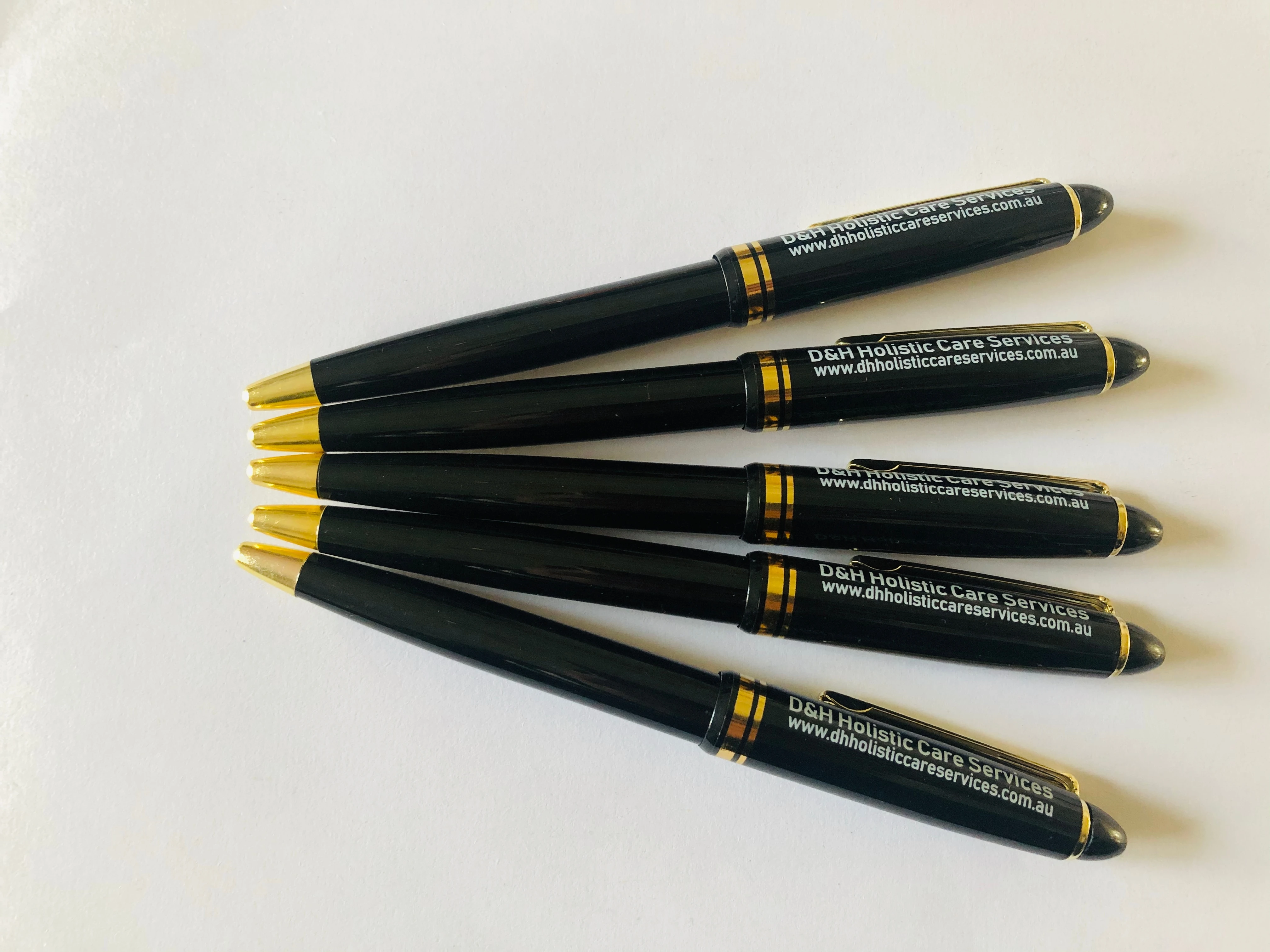 High quality wholesale promo black plastic ball pen with personal logo name for company hotel gift