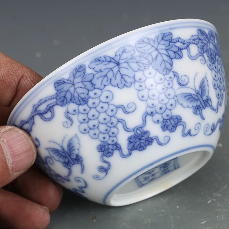 Ming Dynasty Chenghua Blue And White Grape Pattern Tea Cup Ceramic Cup Antique Porcelain Collectibles Ornaments