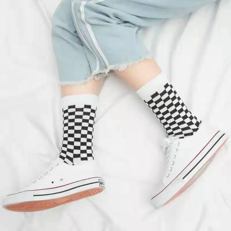 New Socks Women Men Unisex Harajuku Black And White Squares Pattern Socks Novelty Streetwear Skateboard Funny Socks Cotton Sock