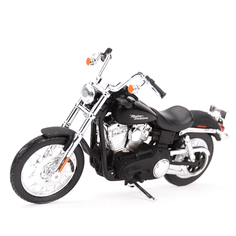 Maisto 1:18 Harley-Davidson 2006 FXDBI Dyna Street Bob коллекционные хобби