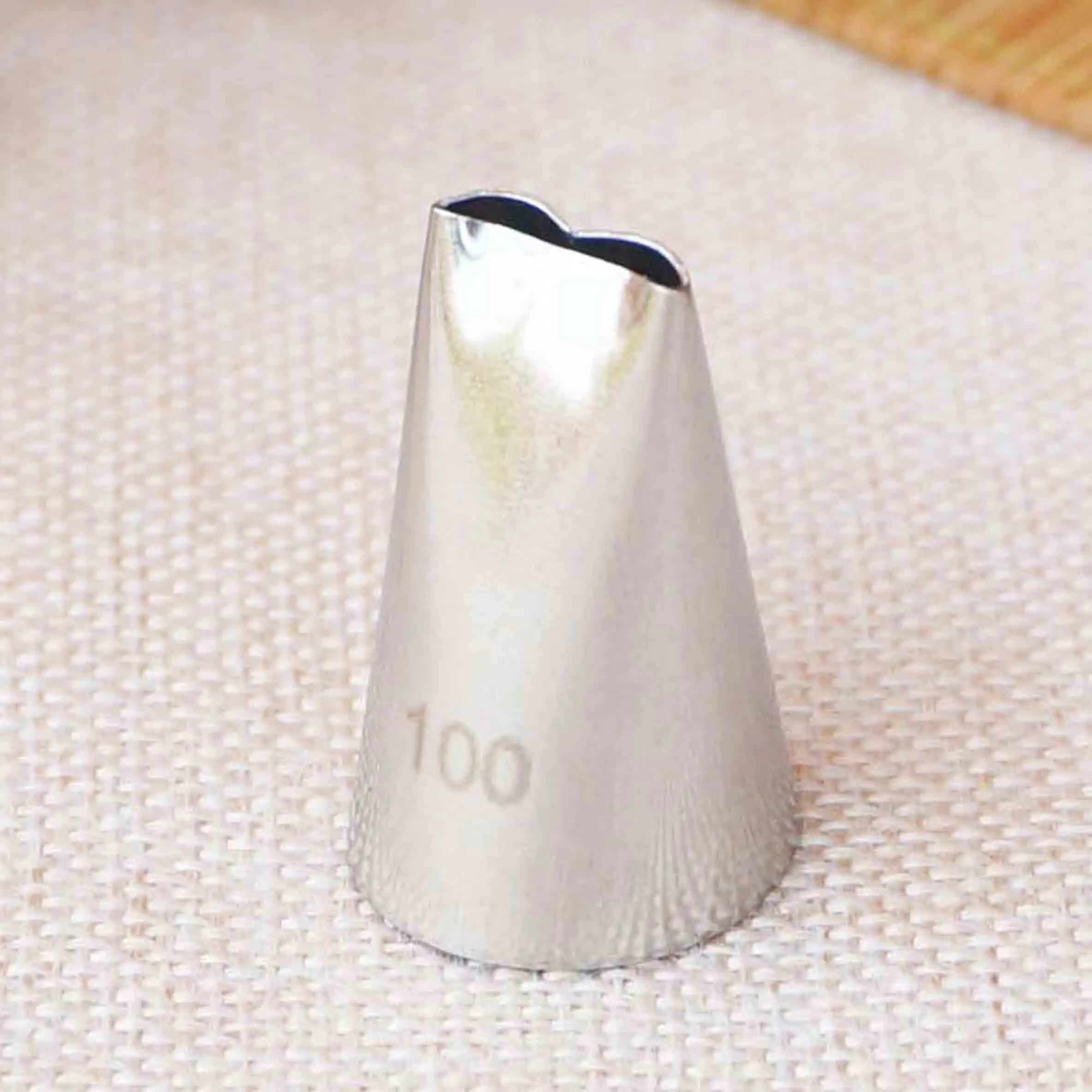 #100 Ruffle Tips Icing Piping Nozzles Cake Fold Cream Decorating Cupcake Pastry Tools Stainless Steel