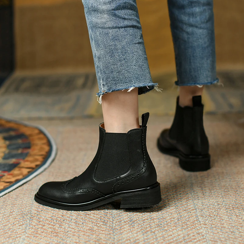 Winter/autumn Real Leather Chelsea Boots Retro Carved Women Boots Round Toe Ankle Boots British Style Short Boots Women Shoes