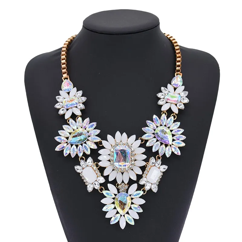 2023 New Indian Ethnic Statement Large Collar Choker Necklace Women Fashion Acrylic Crystal Maxi Big Chunky Necklace Jewelry