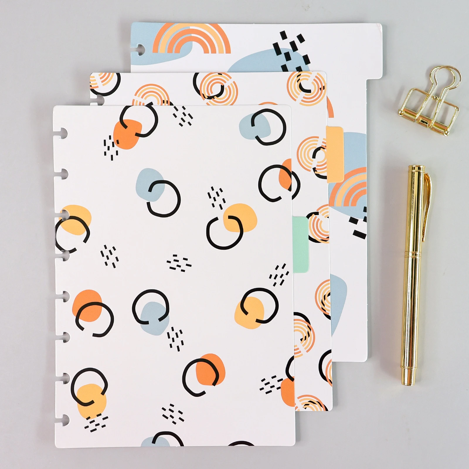 MultiBey Cute Colorful PP Mushroom Hole 8-Hole Divider, Good-Looking And Practical Binder Dividers