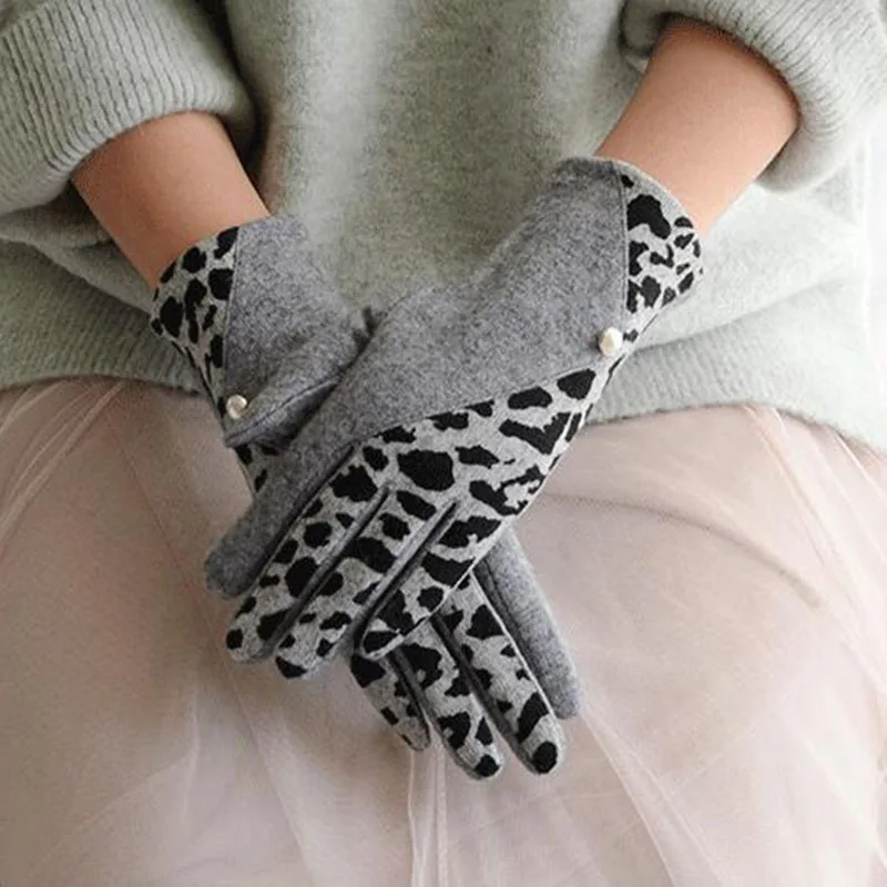 

Winter warm women gloves leopard pearl cashmere gloves wool embroidery touch screen gloves high elastic driving gloves E51