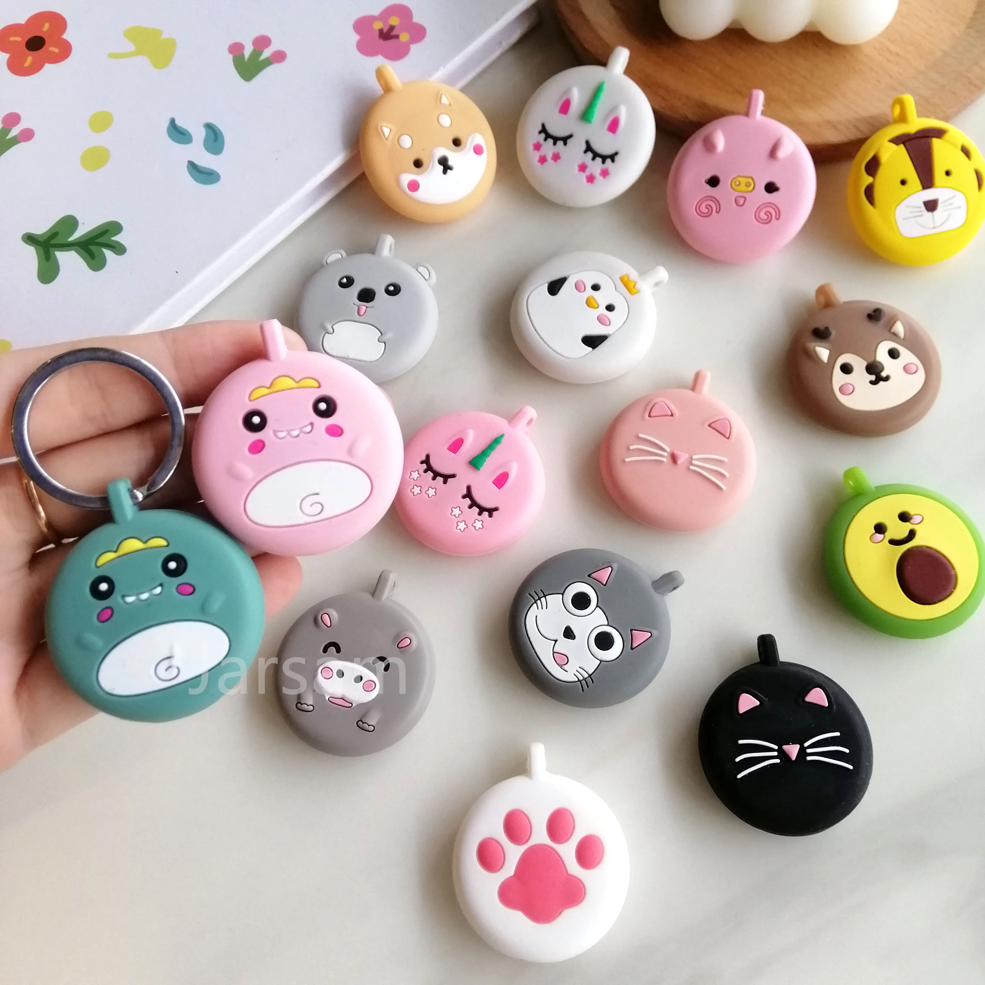 Funda de silicona suave con dibujos de perros para niños, localizador de funda de AirTag, llavero localizador de perros