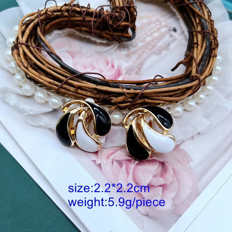 Fashion Enamel Clip Earrings Vintage Metal Line Black White Brincos Drip Glaze Jewelry For Women