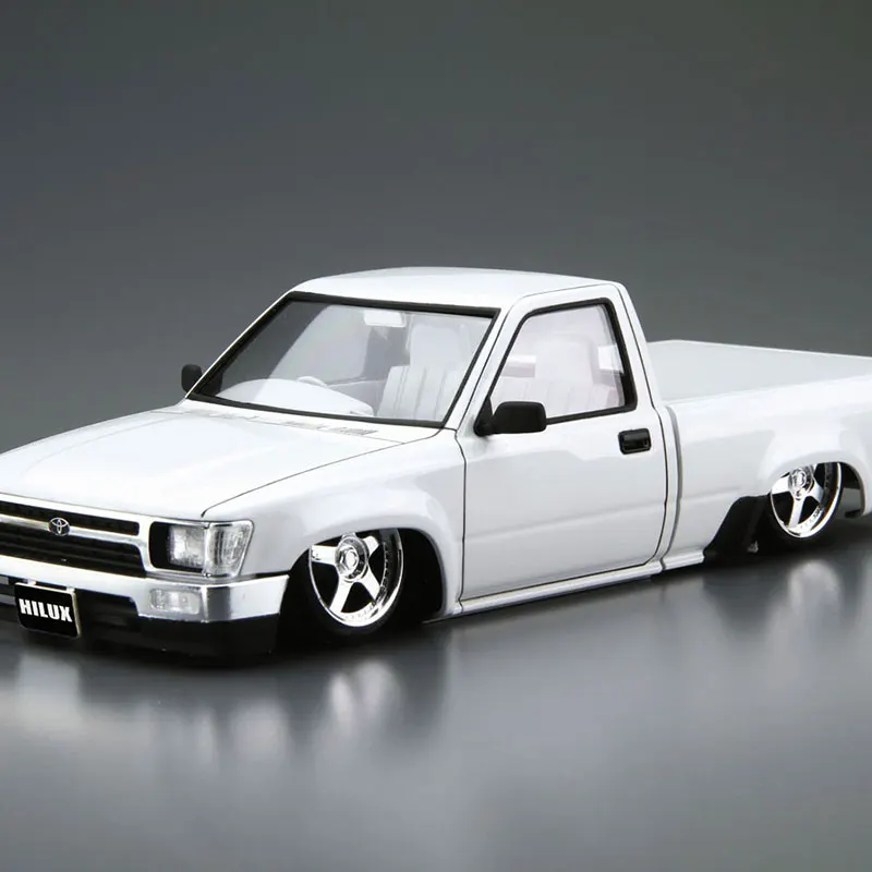 Aoshima plastic assembly car model 1/24 scale  RN80 HILUX CUSTOM 1985 adult collection DIY assembly kit 05949