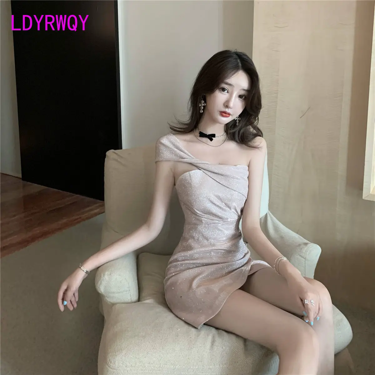 2022 summer new design sense temperament oblique shoulder one word neck tube top sparkling slim dress women