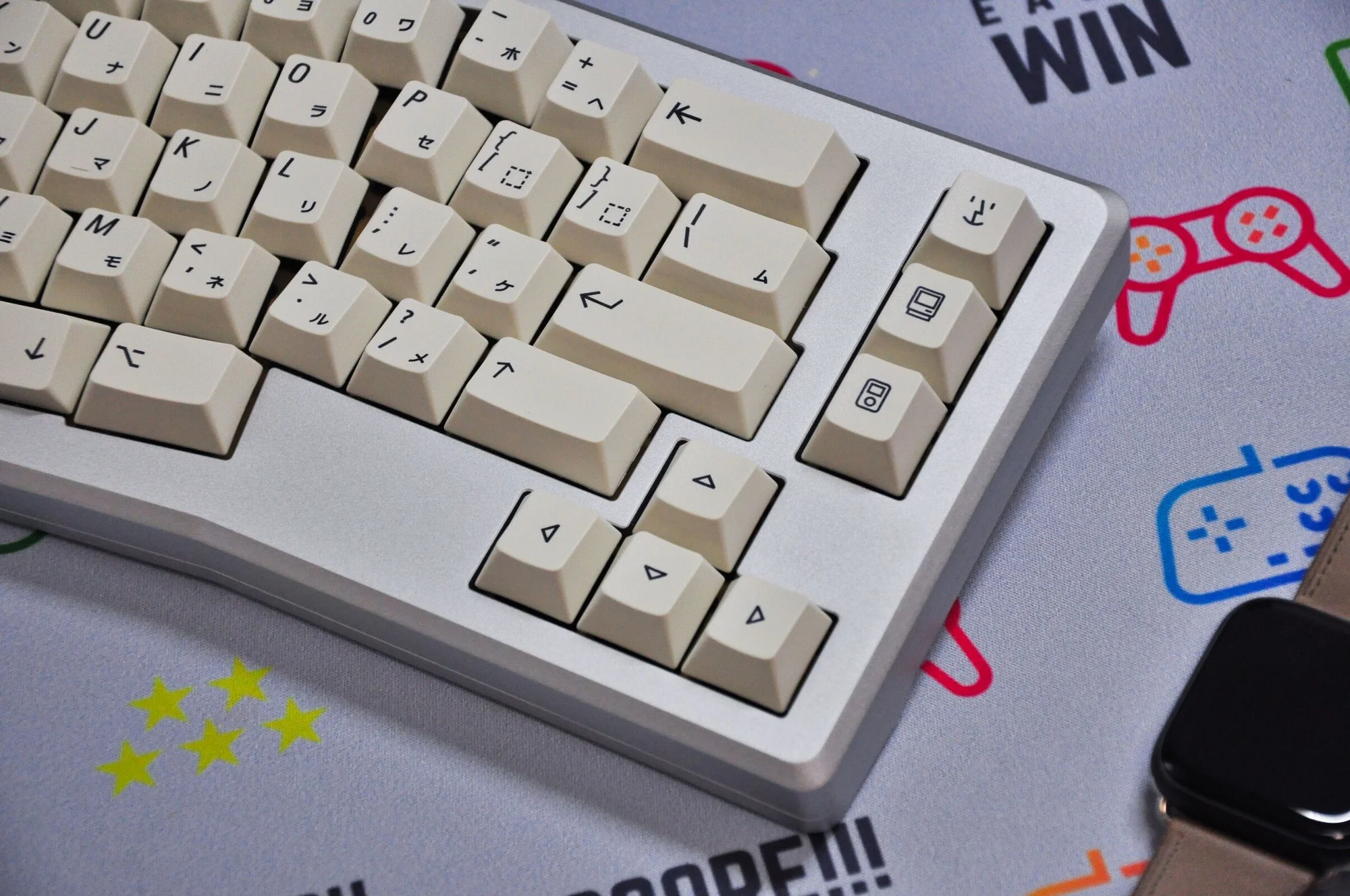 โปรไฟล์เชอร์รี่ Retro Beige สีขาว Minimalist 2048 Keycap สำหรับ61 64 68 84 87 96 98 104 108ปุ่มเค้าโครงคีย์บอร์ด