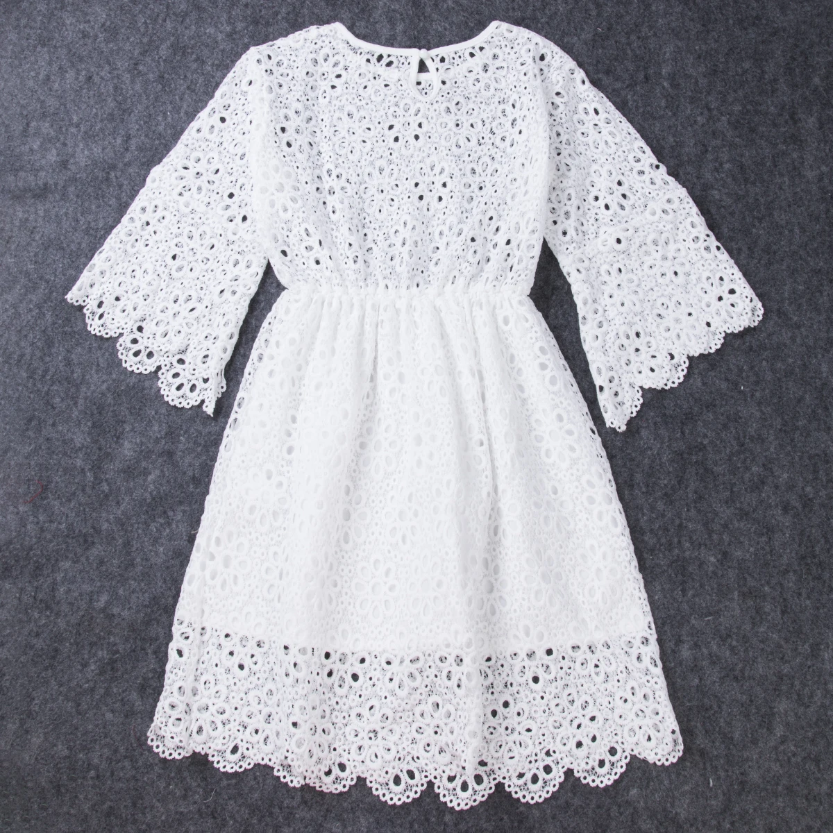 Fashion Family Matching Clothes Mother Daughter Dresses White Hollow Floral Lace Dress Mini Dress Mom Baby Girl Party Clothes