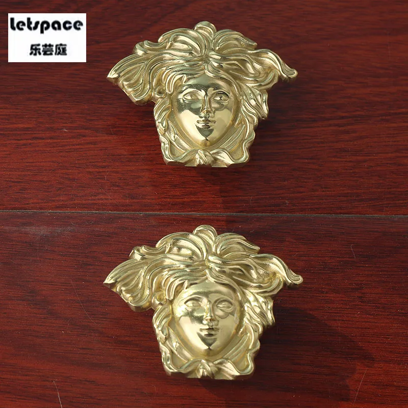 2pcs Free Shipping 2020 New KTV European Palace Gold Cupboard Chair Sofa Ornate Handle Funiture Girl Head Pull Cabinet Knob 61mm