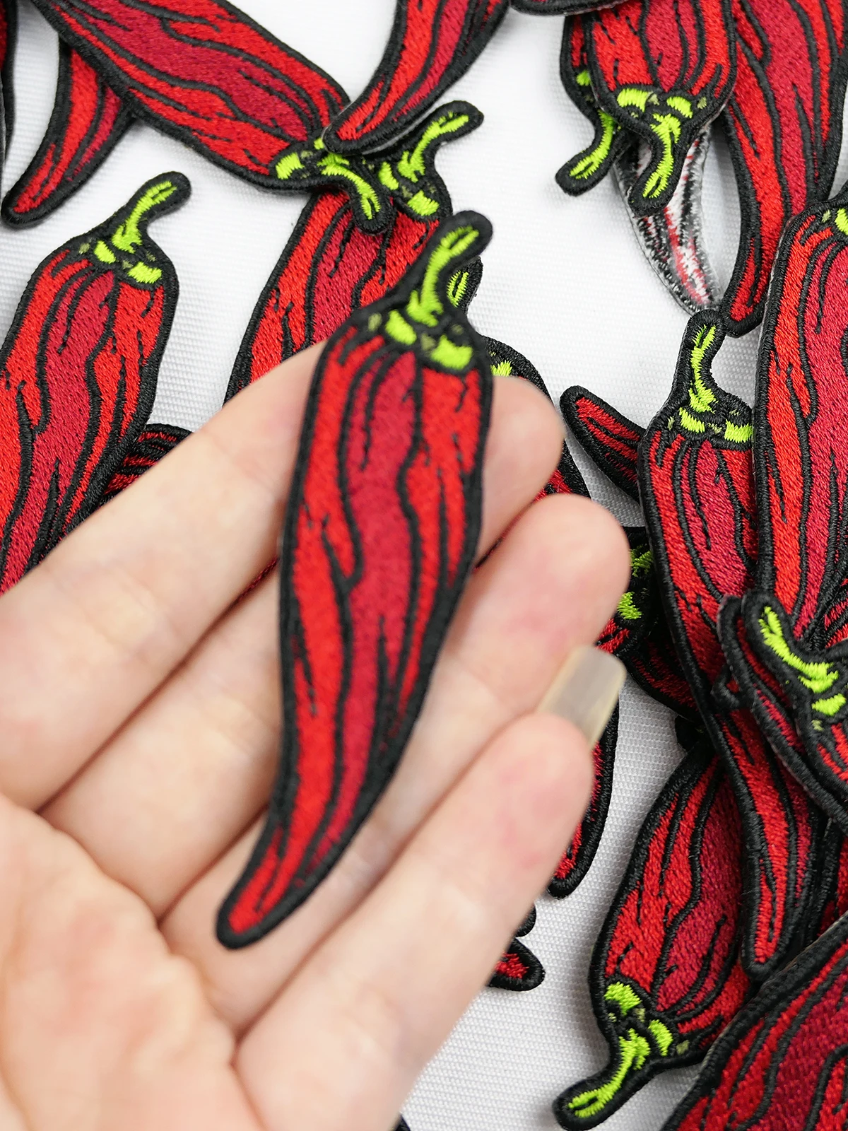 Red Pepper Patches Embroidery Iron on for Clothing Cheap Applique High Quality Cartoon Cute Pepper Plant Badges DIY