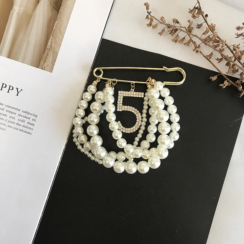 Vintage Baroque Luxury Camellia Tassel Chain Brooch famous Rose Flower Pearls Crytal Brooches for Women Jewelry Gifts
