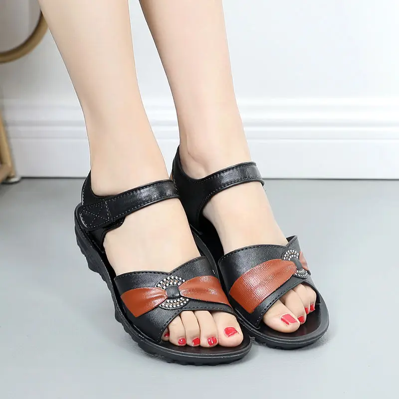 Female Shoes Summer Sandals Women Slides Cheap Mom Shoes Hook Loop PVC Womans Sandals classic Mules 2020