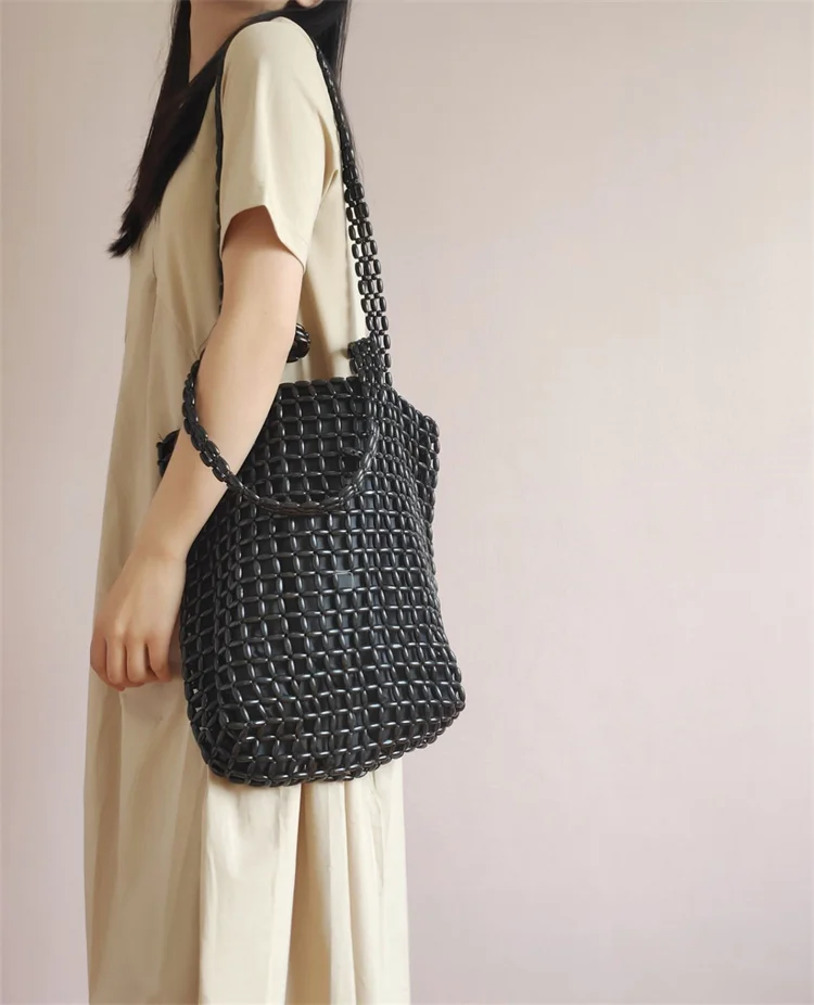 【wander lamar 】2021 korean fashion design big wooden beads weaving shoulder bag