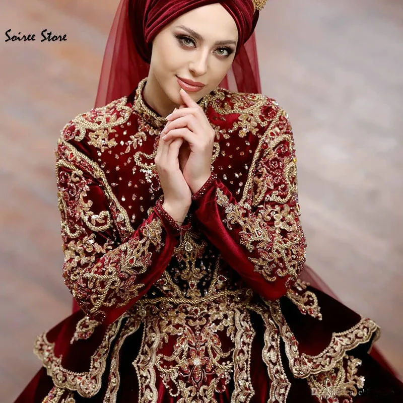 Vintage Muslim Burgundy Wedding Dress Long Sleeve Ball Gown Arabic Indian Wedding Gown High Neck Beaded Velvet Bride Customized