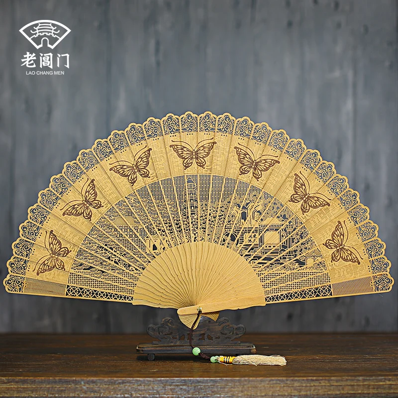 

|handicraft hollow out door Chinese wind sandalwood fan suzhou classical gift sandalwood fan fan to restore ancient ways