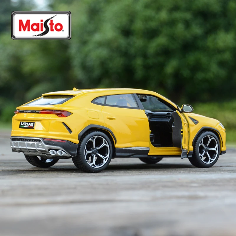 Maisto 1:24 Lamborghini Urus Red SUV Car Static Die Cast Vehicles Collectible Model Car Toys