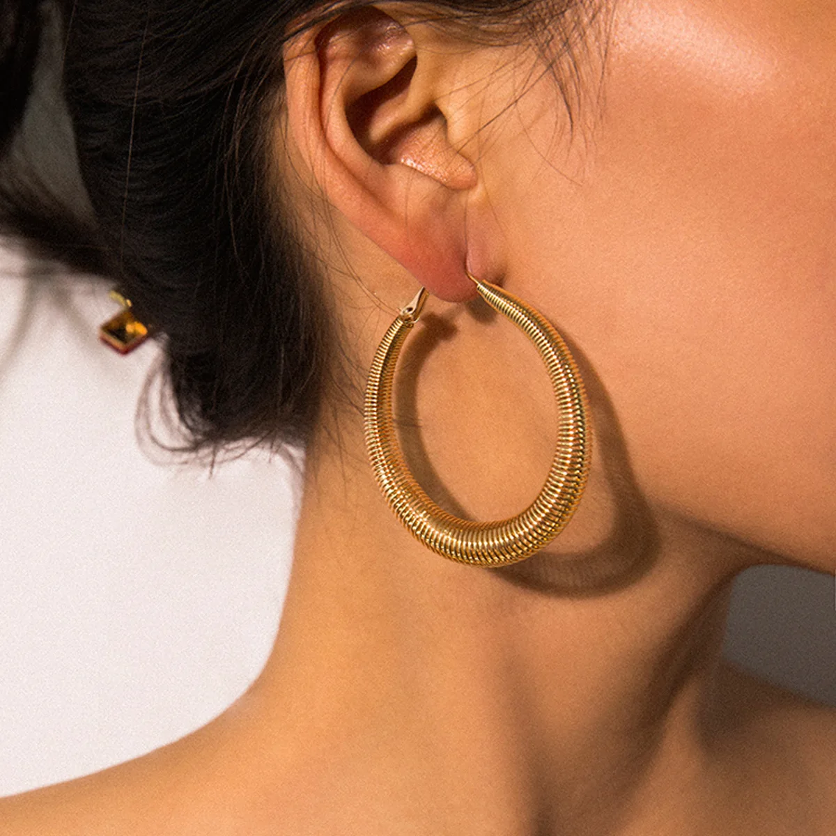 European American Fashion Exaggerated Spring Hoop Earrings 55mm Female Simple Gold Color Pendientes Wedding Jewelry Brincos