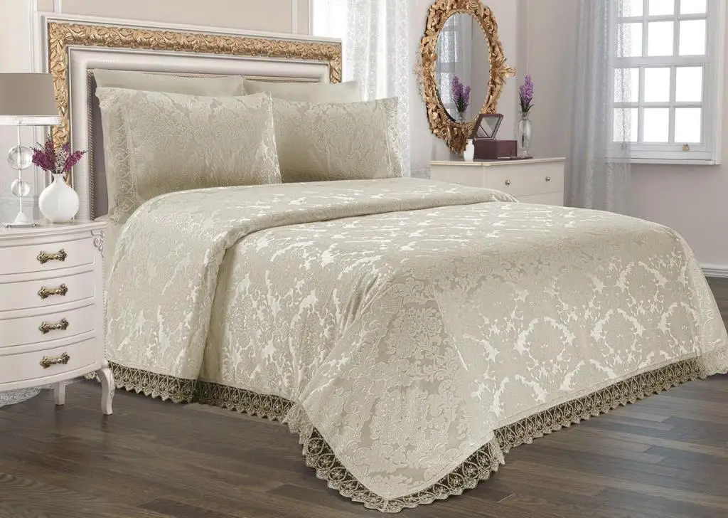 Land Of dowry Jacquard Chenille Bedspread Beige