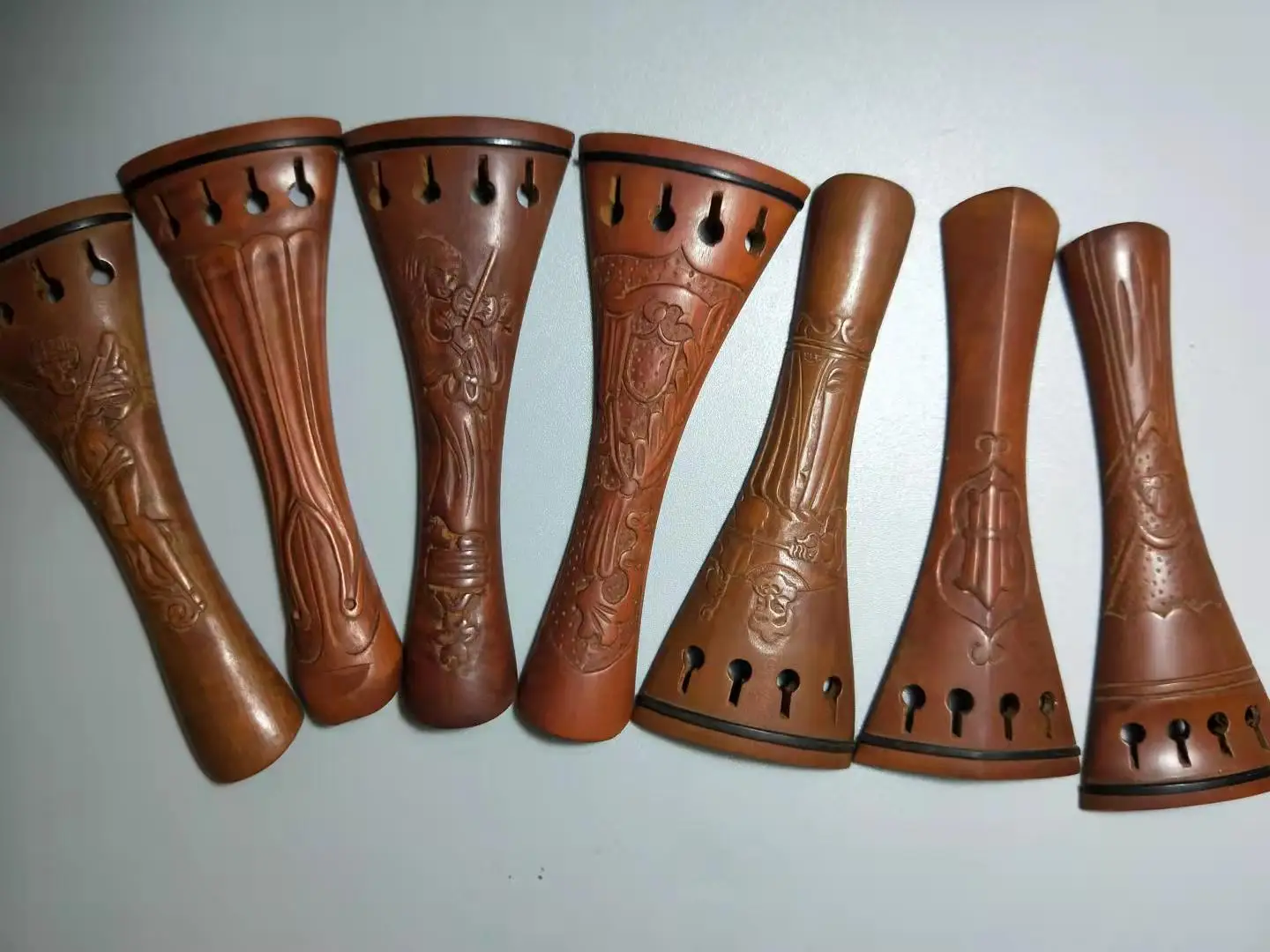 1PC Violin Tail Piece 4/4 With Nylon Tail Gut Carved Jujube Tailpiece