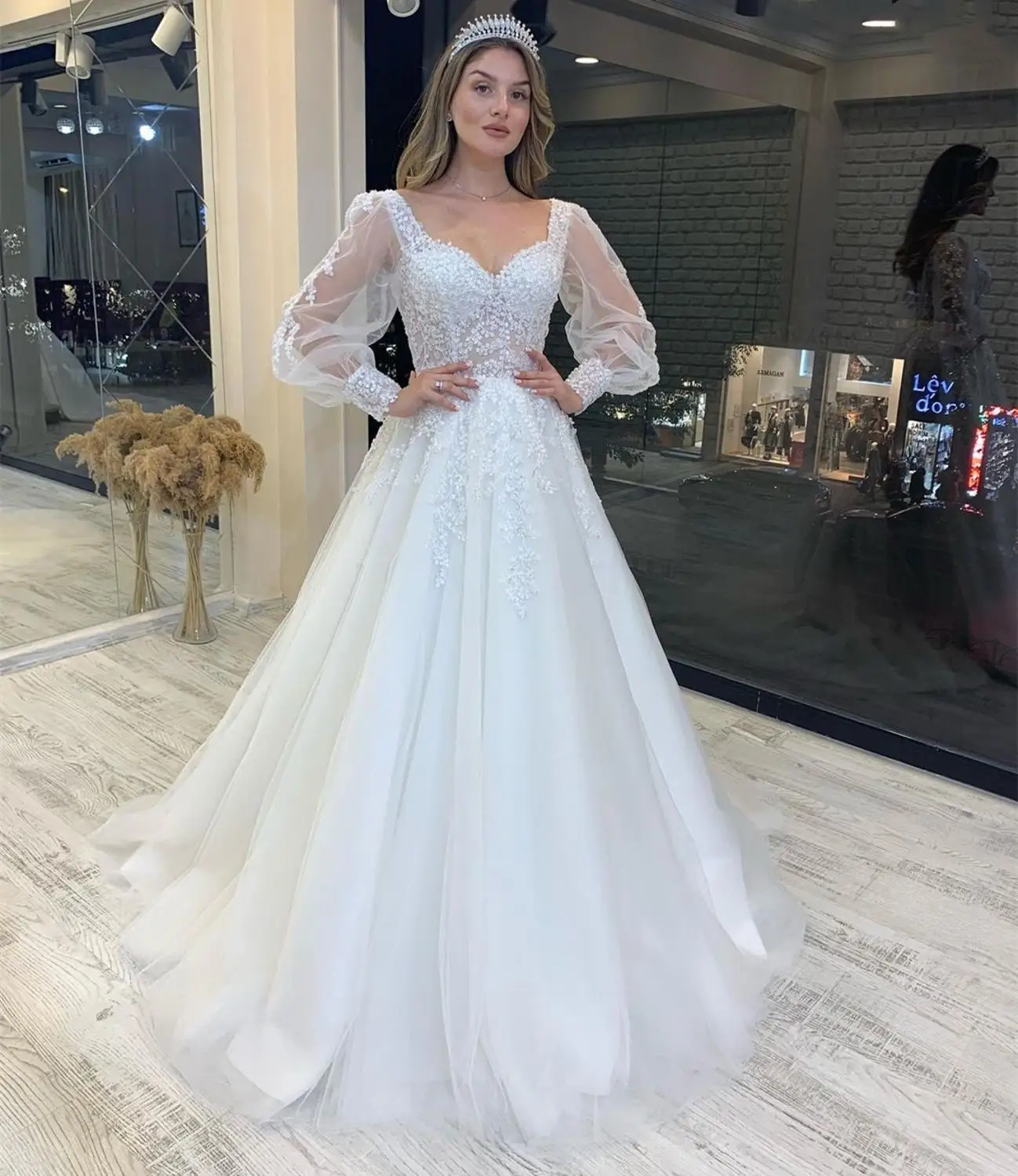 Wedding Dress Customized Long Sleeve A-Line Puff Sleeve Sweep Train Backless Bridal Gowns Lace Beaded Gorgeous Robe De Mariee