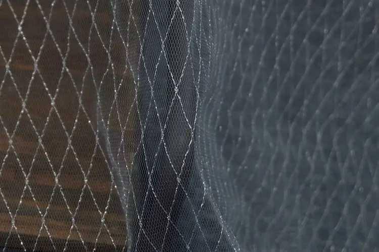 150cm Wide 1meter/lot Thin Tulle Fabric Veil Lace Fabric Material Grid Black White Gold Silver Thread Decoration X1087