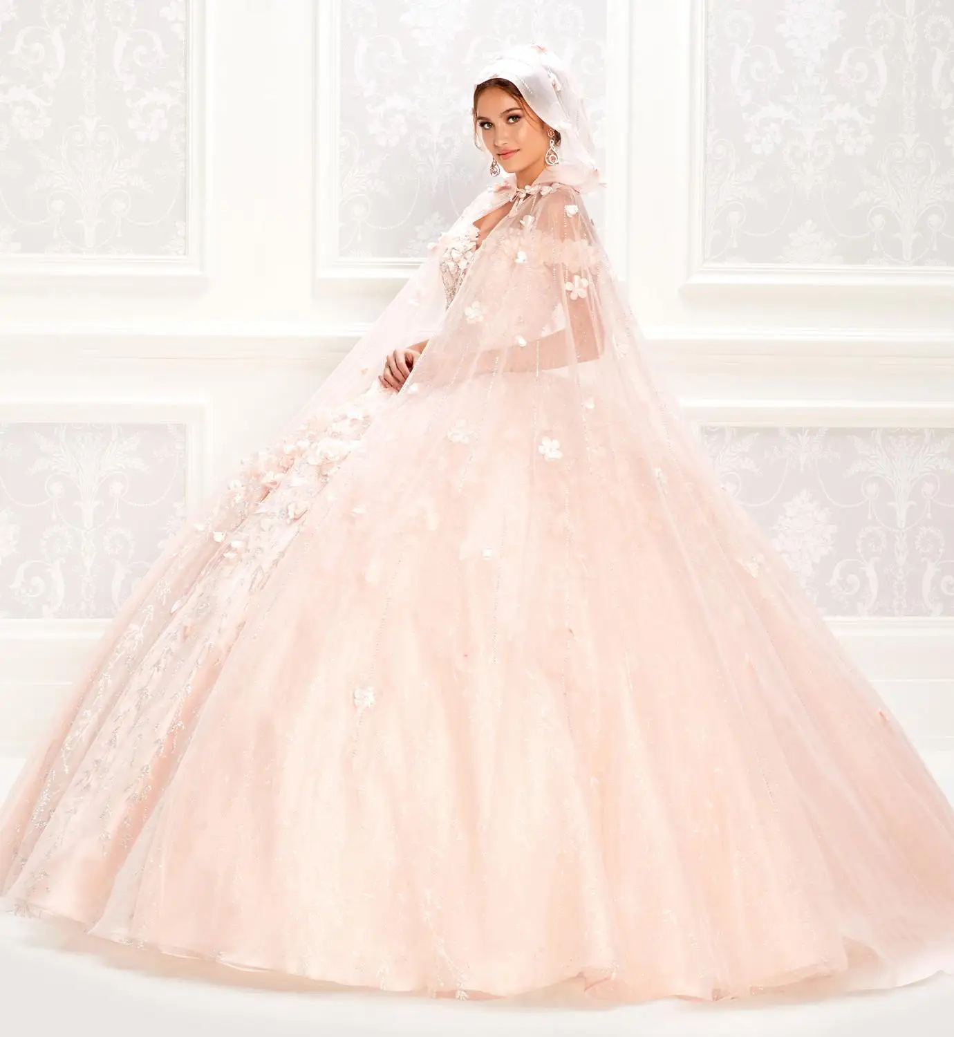 Luksusowe sukienki Quinceanera Off The Shoulder koronkowe kwiatowe aplikacje suknia balowa dziewczyny korowód suknie dostosowane słodkie 16 sukienki