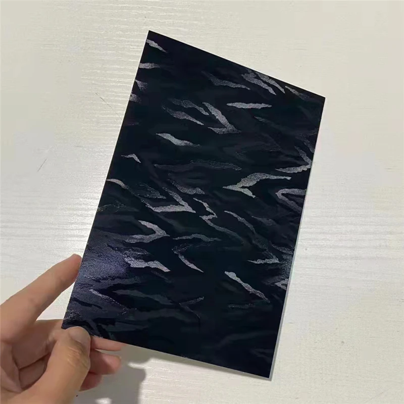 50 sztuk 3D tekstury powrót Film naklejka ochronna do ostrza/maszyna do cięcia laserowego uniwersalna folia do cięcia dekoracyjna tylna okładka skóry — zdjęcie 5