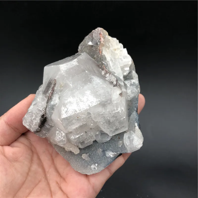 0.39kg Beautiful natural mineral apophyllite with zeolite specimens