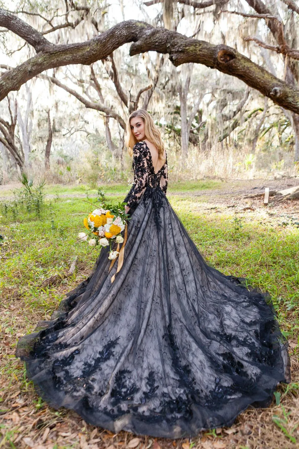 Lace Modern Black A-line Gothic Wedding Dresses With Long Sleeves Sexy Deep V neck Low Back Women Non White Bridal Gowns Custom