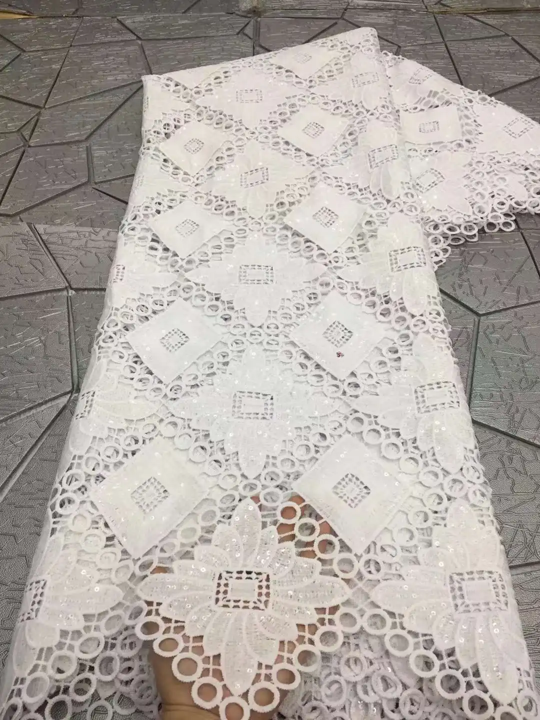 

2021 Latest Nigerian Lace Fabric With Sequins French Lace Fabric High Quality African Guipure Cord Lace For Party Dress KXX21164