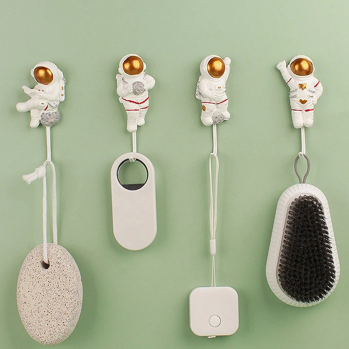 Creative Astronaut Resin Hook Home Wall Decoration Coat Hook Clothes Towel Hooks Paste Type Seamless Key Hook