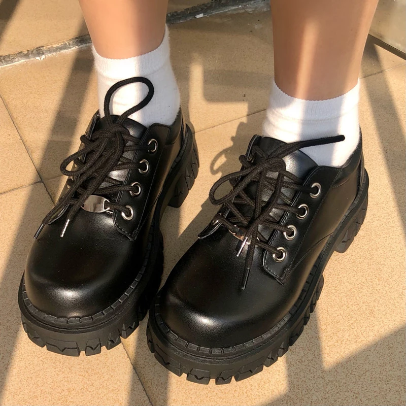 Botas de plataforma con tacón grueso para mujer, zapatos Oxford planos de cuero, puntera redonda, costura, aumento de altura, color negro