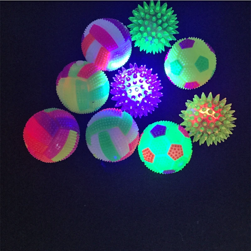 Neue Led spielzeug Luminous Volleyball Bouncy Massage Ball Glowing Fußball Mit Pfeife Flash Elastische Entlüftung Leucht Springen Ball