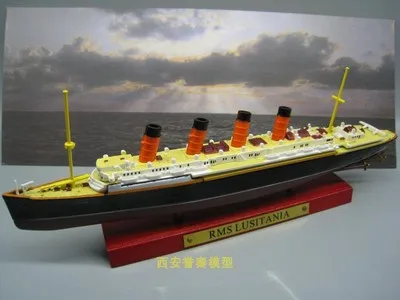 1/1250 World Luxury Cruises Collect Titanic, French, Normandy