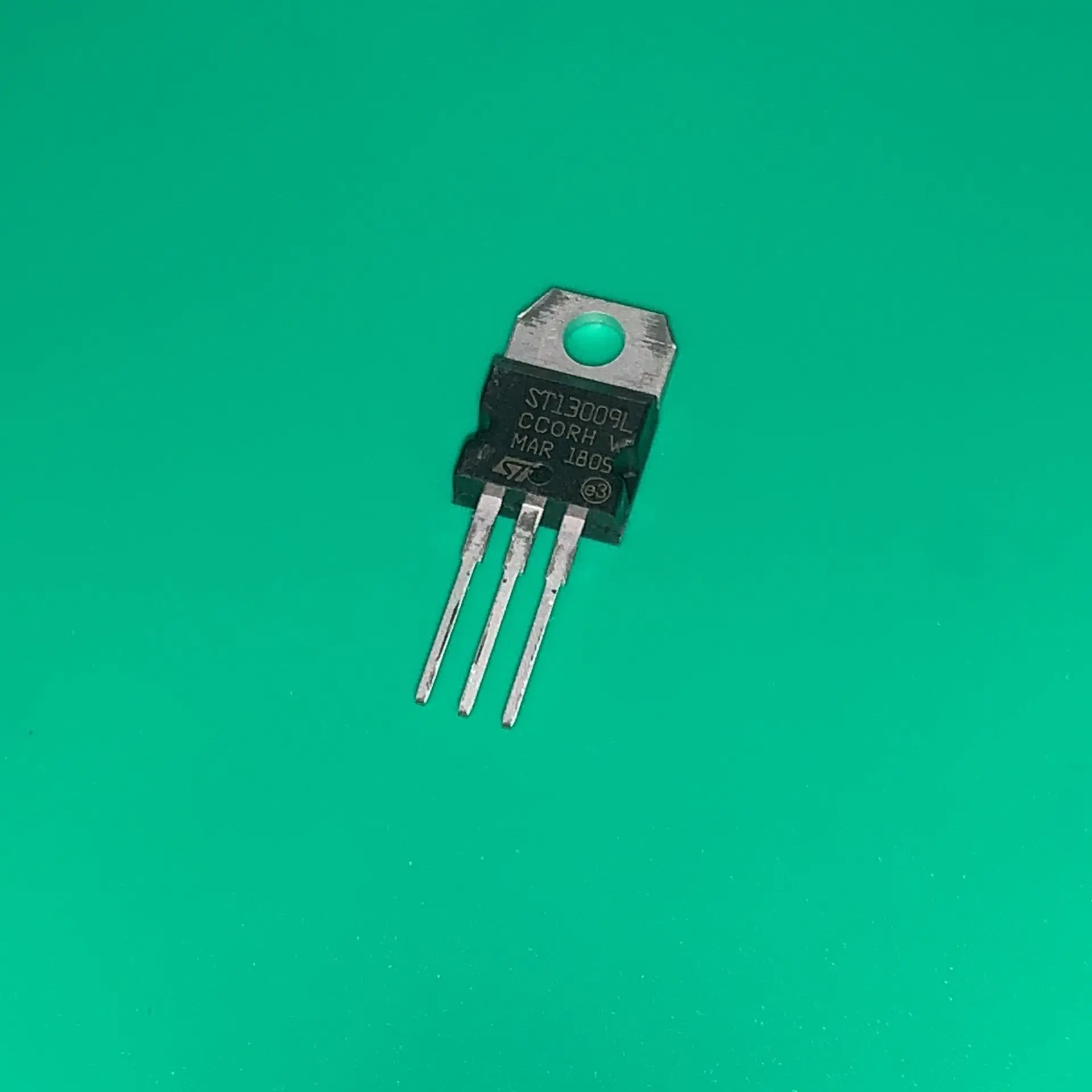 10pcs/lot ST13009L TO-220 ST-13009L High voltage fast-switching NPN power transistor ST13009 L 13009L