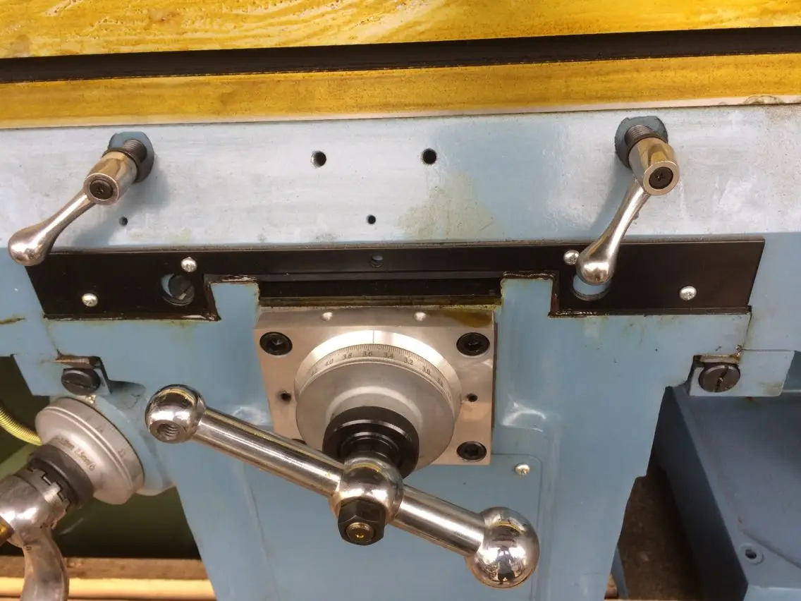 New Taiwan Rocker Arm Vertical Milling Machine Part Saddle Knee Wiper Palte MILL 1Set C40+50+53+57 Small Four Oil Scraper